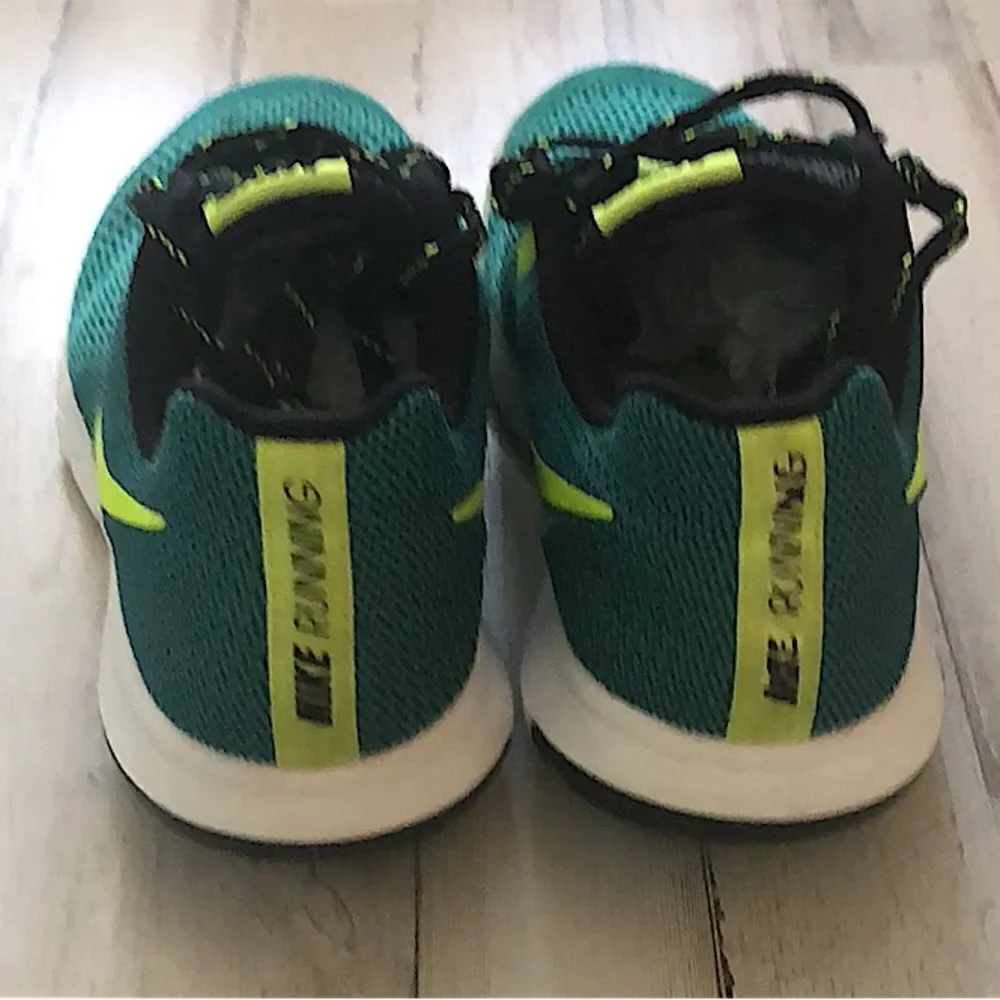 Bundle lady’s Nike flex Sz 8 & Nike shorts  Sz Sm